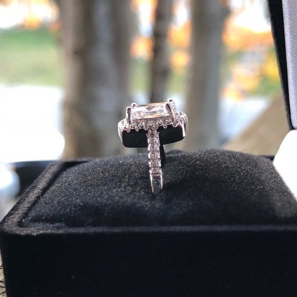 925 STERLING SILVER RING - Picture 2 of 8